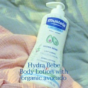 Mustela Baby Hydra Bebe Body Lotion มูสเตล่า โลชั่นบำรุงผิวเด็กเสริมสร้างเกราะป้องกันผิวให้ความชุ่มชื้นเนียนนุ่ม อิ่มน้ำ (โลชั่นเด็ก ครีมเด็ก)