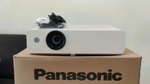 Proyektor Panasonic PT LB303