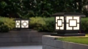 รับประกัน10ปี โคมไฟหัวเสาโซล่าเซลล์ ไฟสวนหลอดโซล่าเซลล์ ปรับได้ 3 สีพลังงานแสงอาทิตย์ IP67กันน้ำ กันฟ้าผ่า โคมไฟหัวเสา โคมไฟทรงเหลี่ยม ปรับได้ การควบคุมแสงอัจฉริยะ Garden lights