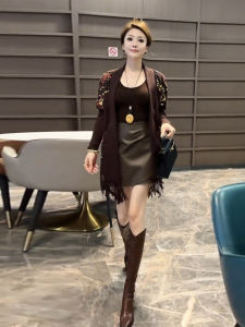 Bộ Đầm Elegance Ôm Body Cho Mùa Thu