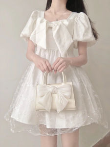 ชุดเดรสผู้หญิงสไตล์นางฟ้าฝรั่งเศส กระโปรงสั้นเอวสูง แขนพอง คอเหลี่ยม ทรงเอ ชุดเดรสฤดูร้อน 2026 ใหม่ กระโปรงสั้น