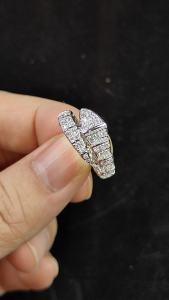 แหวนพลอยเพทายขาว ดีไซน์งู ตัวเรือนเงินแท้ 92.5 %  ไซส์ 49 / 5 US . พลอยแท้จากประเทศกัมพูชา