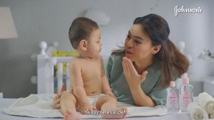 JOHNSONS Baby Oil – Minyak Pijat Pelembap Kulit Bayi Anti Iritasi