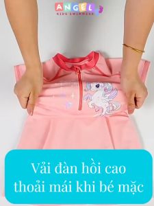 Đồ bơi bé gái liền thân kiểu váy màu hồng khóa trước họa tiết Pony dễ thương Y9957