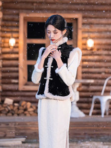 Winter Thickened Tang Suit Womens Warm Style Traditional Chinese New Fashion Qipao Top Sleeveless Polyester Fiber Retro Design