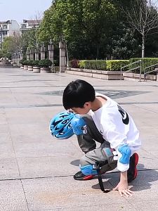 OMT พร้อมส่ง สนับเข่าสเก็ตบอร์ด ป้องกันการกระแทก ชุดสนับป้องกันเข่า ศอก และข้อมือ