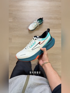 ERKE รองเท้าวิ่ง สำหรับชาย ฤดูใบไม้ร่วงและหนาว มีคุณสมบัติป้องกันฝน รองเท้าวิ่งมัน รุ่นใหม่ ป้องกันยุบฝน รองเท้าที่ป้องกันลื่น สำหรับชาย