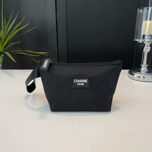 Large Capacity Cosmetic Bag Womens Fashionable Handbag Travel Skincare Storage Trendy Square Shape Zipper Closure Casual Minimalist Style