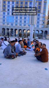 SARUNG BATIK GUS IQDAM SARUNG PRIA DEWASA TERBARU SARUNG BATIK TERLARIS