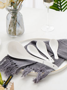 Long Handle Bone China Soup Spoon Set of 4 round Head Ceramic Soup Ladle for Home Use Dining Utensils Handmade Kitchen Tools