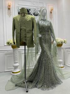 Sepasang kebaya pengantin | kebaya pengantin modern | kebaya pengantin | kebaya pengantin premium | kebaya pengantin wanita terbaru | kebaya pengantin ekor | kebaya pengantin ekor panjang