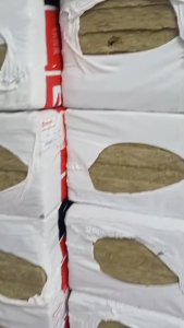 ROCKWOOL ฉนวนกันเสียง ฉนวนกันความร้อน ไม่ลามไฟ สามารถดูดซับเสียงได้สูง100% รุ่น Safe n Silent Pro 330 (ขนาด400X1200X50mm) 6 ชิ้น: แพ๊ค