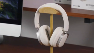 Edifier ES850NB หูฟังครอบหูไร้สายระบบ Hybrid ANC ลดเสียงรบกวนได้ถึง -45dB พร้อมบลูทูธ 5.4 ใช้งานต่อเนื่องสูงสุด 92 ชั่วโมง รองรับ Hi-Res Wireless Audio มาพร้อมไมโครโฟนในตัวและฟังก์ชันเชื่อมต่อ 2 อุปกรณ์พร้อมกัน