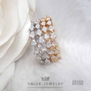 Pear Shaped ฝังคริสตัลเพชรหยดน้ำ Pear Shaped ทั้งด้านนอกและใน ทรงโค้งหู 2สี ตูม คริสตัล ValueJewelry ER1239 ER1240