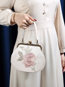 MEIFEI | Chinese Style Embroidered Banquet Clutch