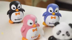 Gliding Animal / Mainan Dinosaurus dan Pinguin Magnetik Goyang Otomatis Ceria dan Interaktif Bermain Seru untuk Si Kecil