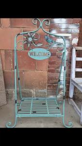Wrought Iron Welcome Stand Flower Rack With Bird Ornament