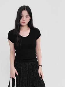 Áo Thun Cổ U Tay Ngắn