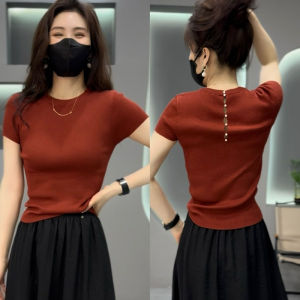 เสื้อสเวตเตอร์ถักสีแดง Ankora สำหรับผู้หญิง ทรงหลวม แขนสั้น ดีไซน์เปิดหลัง สไตล์ยุโรป เสื้อตัวบนแฟชั่นต้นฤดูใบไม้ร่วง