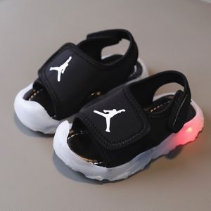 Childrens Sporty Summer Sandals Lightweight Anti-slip Soft Bottom Flashing Light Male Childrens Slippers Convenient Home Use
