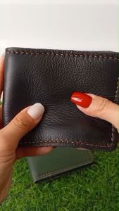 กระเป๋าสตางค์หนังแท้  หนังนุ่มนิ่มมาก หนังชามัวร์ ทนทานสุดๆ สีเขียว กำลังฮิต ใช้เเล้วดูดทรัพย์ สุดปัง รุ่น TP971