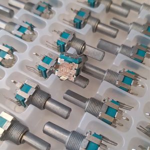 POTENSIO PITCH BEND ROLAND JUNO XPS10 XPS30 POTENSIO PITCH BEND KEYBOARD ROLAND E09 ROLAND BK5 XPS 30