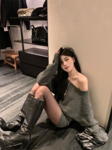 Bộ Áo Len Một Bên Vai Rộng Rãi Cho Nữ Mùa Xuân Tay Cánh Dơi Thiết Kế Kẻ Sọc Quần Ngắn Hai Mảnh Áo Len Thường Ngày