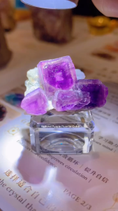 raw mineral 💜 Natural Purple Fluorite Cube 🎁 Free Display Stand Included 天然矿品 ♦️ 方块紫萤石 🆓 附送底座