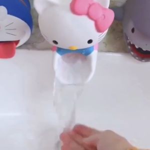 Pemanjang Paip Air Kartun Silikon Comel Kanak Kanak Anti Percik Pelindung Kepala Paip Basuh Tangan Kids Baby Cartoon Water Outlet Faucet Extender Silicone Extension Mouth Splash Sleeve卡通出水口水龙头延伸器可爱儿童宝宝硅胶延长嘴防溅套加长导水槽 H226