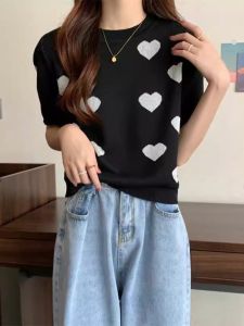 Retro Love T-Shirt: A Loose Design Short-Sleeved Sweater Trend