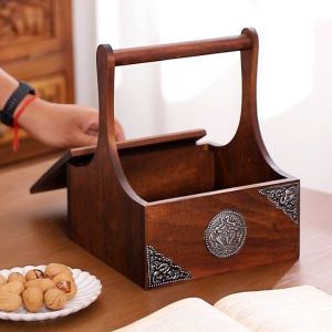 ตะกร้าไม้พกพาสะดวกและง่ายต่อการถือ ตะกร้าโต๊ะกล่องเก็บของงานฝีมือหนา ทนทาน ตะกร้าไม้เนื้อแข็งติดแผ่นโลหะตะกร้าเก็บเครื่องปรุงรส