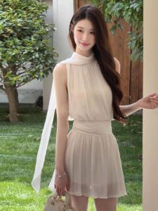 Karrar betsey | Đầm Dây Cổ Halter Trắng Phong Cách Pháp Có Nơ