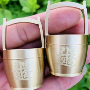 一桶金招财摆件工艺品全铜器小水桶办公室招财黄铜制品客厅祈福发财桶开业礼物 A Bucket of Gold Fortune Making Ornaments Handicrafts All Bronze Small Bucket Office Fortune Making Brass Products Living Room Blessing Fortune Making Bucket Opening Gift