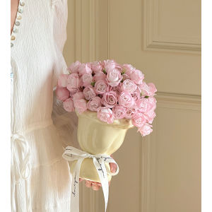 Cream Style Ceramic Vase Simplicity Rose Flower Arrangement