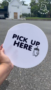 ป้ายยื่นติดผนัง ป้ายติดผนังอะคริลิค ป้ายPick up here อะคริลิค สีขาว
