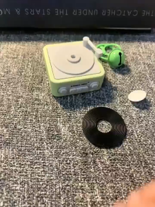 Gantungan Kunci Piringan Hitam Rekaman Suara Retro / Keychains Retro Tape Recorde Retro Keychain Kotak Musik Gantungan Kunci Rekam Lagu