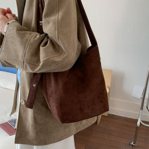 กระเป๋าสะพายข้างลายเสือดาว ความจุเยอะ รุ่นใหม่ สำหรับฤดูใบไม้ร่วงและฤดูหนาว สไตล์วินเทจ แบบสะพายไหล่เดียว กระเป๋าโท้ทสำหรับเดินทาง