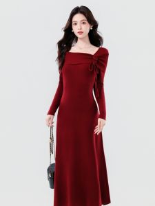 Red Knitted Long Dress French Hepburn Style Slimming A-Line Midi Dress Womens Autumn Winter New Fashion Return Home Clothes