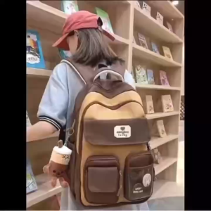 THREE ELEPHANTS ลายกาปิบาราสุดน่ารัก (สำหรับเด็กชายและเด็กหญิง) น้ำหนักเบา ความจุสูง เป้เดินทางสำหรับเด็ก ลดแรงกดทับด้วยหลักวิทยาศาสตร์ ปกป้องกระดูกสันหลังสำหรับเป้นักเรียน กระเป๋าเป้นักเรียนประถมน้ำหนักเบา กันน้ำ` （แถมฟรี! กล่องดินสอ）