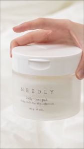 Needly Daily Toner Pad (60 sheets) - Pore Tightening/ Exfoliating Facial Pads With BHA And PHA