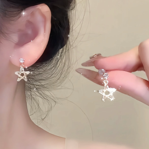 ต่างหูเงิน 925 ประดับดาว ไม่ต้องเจาะ รูปดาว ขนาดเล็ก สไตล์เรียบง่าย เครื่องประดับแฟชั่นสำหรับผู้หญิง ต่างหูแบบหมั้น