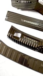 Full Bộ Ốp Chống Trầy Bậc Chân Và Cốp Sau Everest 2023 Mẫu Vân Carbon Cao Cấp