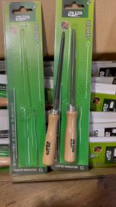 kikir segitiga 4 inch gagang kayu (1Kotak 12Pcs)