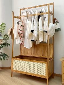 CF（COD）มัลติฟังก์ชั่น ราวตากผ้าไม้ ราวแขวนเสื้อแบบตั้งพื้นในห้องนอน  2 3ชั้น ที่แขวนเสื้อผ้ากันความชื้นและกันมอด ราคาหน้าโรงงาน