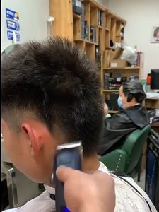 Panasonic เครื่องตัดผมไฟฟ้า D86 Hair Clipper มอเตอร์ประสิทธิภาพสูง หน้าจอ LED ใบมีดสเตนเลสคุณภาพดี การชาร์จ USB พร้อมอุปกรณ์ครบชุด