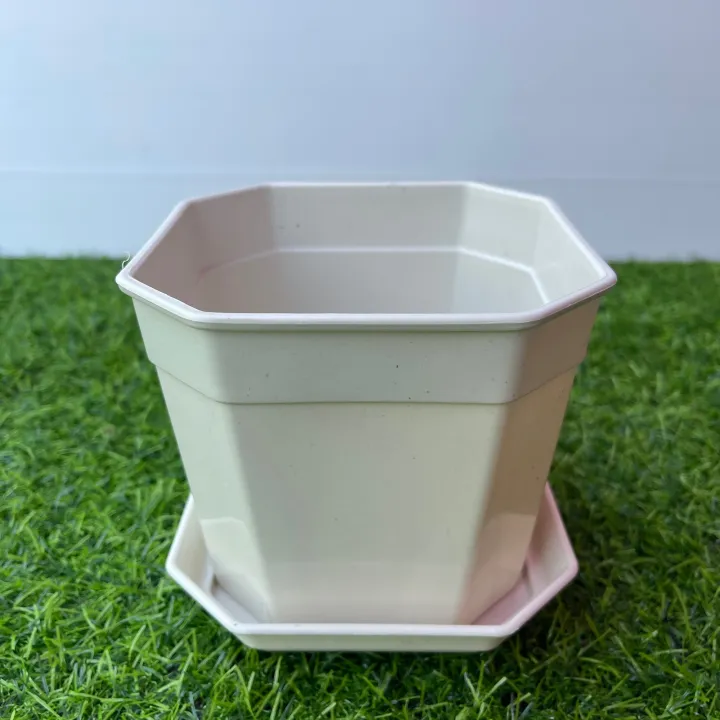 กระถางพลาสติกทรงแปดเหลี่ยม ขนาด 5 นิ้ว สีขาวครีม