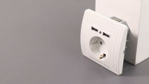 Stop Kontak Plug EU +2 USB Port Dinding Tembok Colokan Socket SCN2