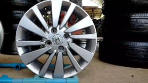 แม็กฮอนด้า สีเดิมป้ายแดง ขอบ15 กว้าง6 et45 ใส่ jazz city ได้ทุกรุ่น