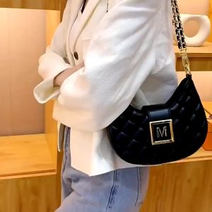 Túi kẹp nách đeo chéo nữ thời trang da trơn mẫu mới TKNAM01