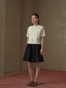 hacikis | Natural Texture Fluted Loose Fitting Short Top